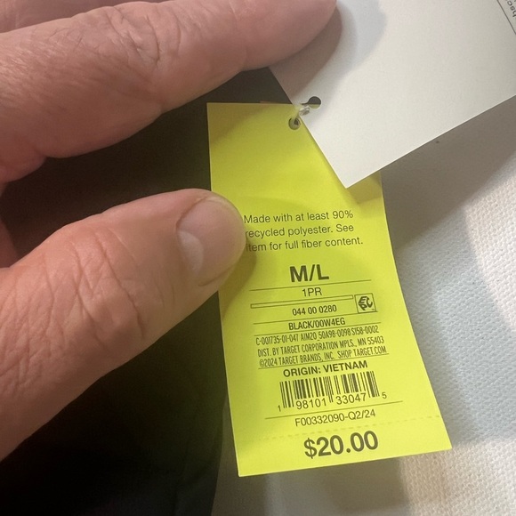 NWT Women's All in Motion Black Winter Ski Gloves Medium/Large (D1) - Picture 3 of 3